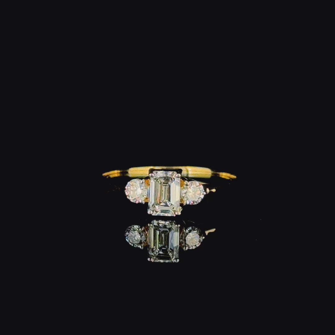 Solo Gleam Ring